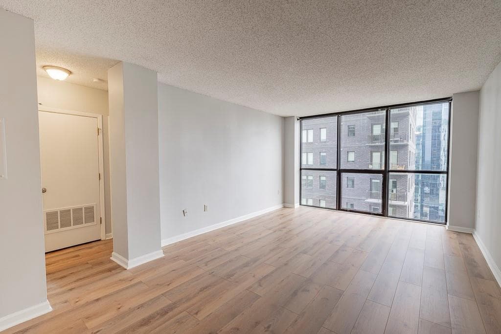 1 bedroom, 1 bathroom, 625 sq ft condominium for sale at 1280 W Peachtree Street 2602, Atlanta, GA 30309 — photo 3