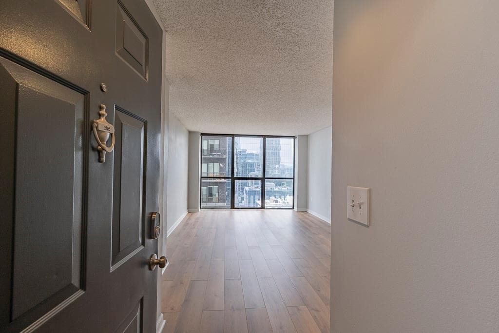 1 bedroom, 1 bathroom, 625 sq ft condominium for sale at 1280 W Peachtree Street 2602, Atlanta, GA 30309 — photo 1 of 26