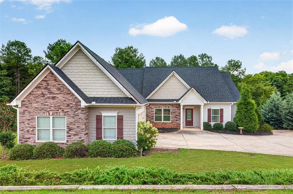 4 bedroom, 4 bathroom, 2,101 sq ft home for sale at 2854 Shadowstone Way, Winder, GA