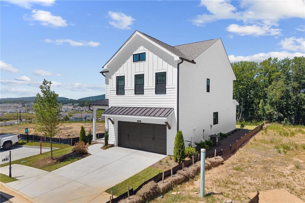 3 bedroom, 3 bathroom, 2,437 sq ft single family residence under contract at 604 Silva Street, Cumming, GA 30040 — photo 2