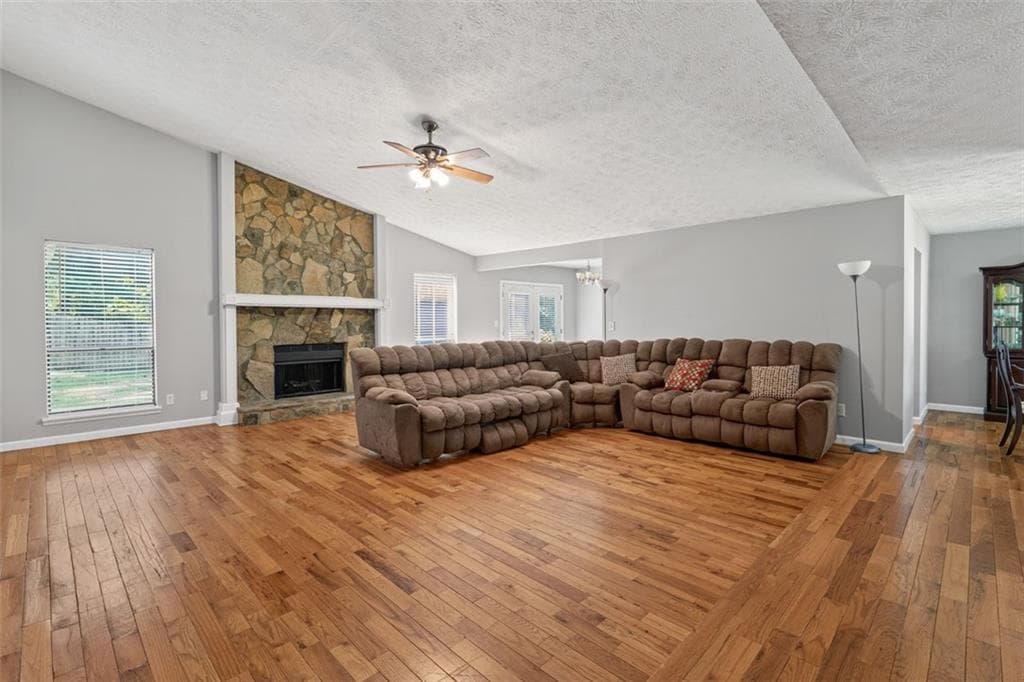 4 bedroom, 3 bathroom, 1,874 sq ft single family residence under contract at 8340 Beechwood Trace, Riverdale, GA 30274 — photo 5