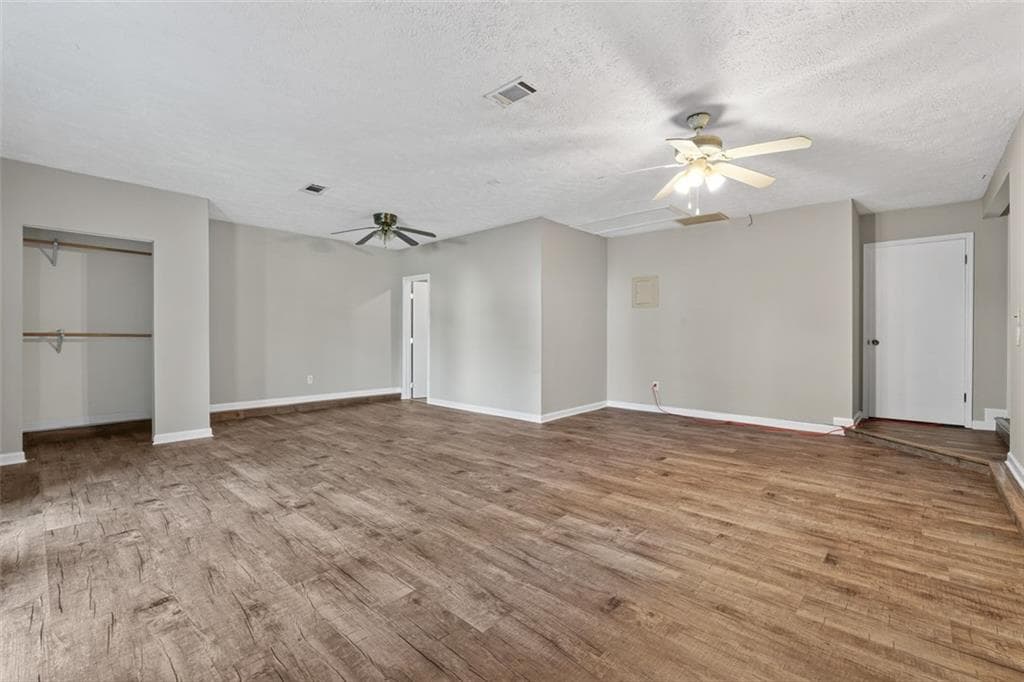 4 bedroom, 3 bathroom, 1,874 sq ft single family residence under contract at 8340 Beechwood Trace, Riverdale, GA 30274 — photo 7