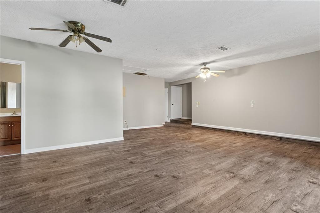 4 bedroom, 3 bathroom, 1,874 sq ft single family residence under contract at 8340 Beechwood Trace, Riverdale, GA 30274 — photo 8