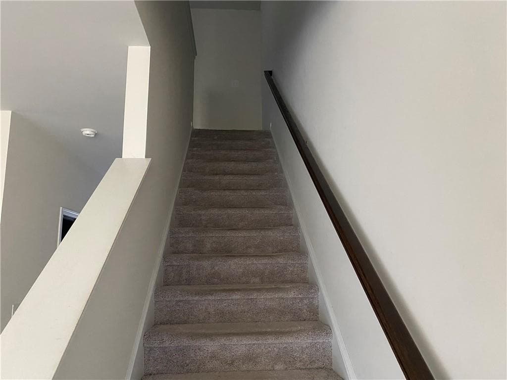 3 bedroom, 3 bathroom, 1,538 sq ft townhouse under contract at 7083 Gladstone Circle, Lithonia, GA 30038 — photo 6