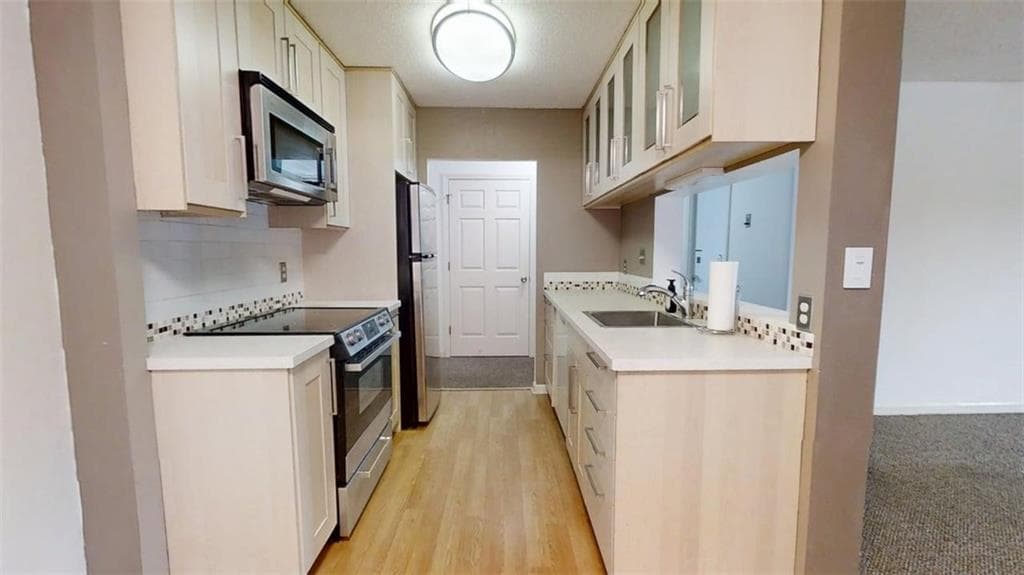 1 bedroom, 1 bathroom, 760 sq ft condominium for sale at 300 Johnson Ferry Road B311, Sandy Springs, GA 30328 — photo 3