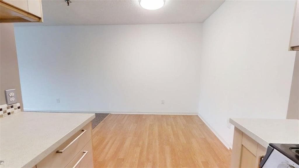 1 bedroom, 1 bathroom, 760 sq ft condominium for sale at 300 Johnson Ferry Road B311, Sandy Springs, GA 30328 — photo 5