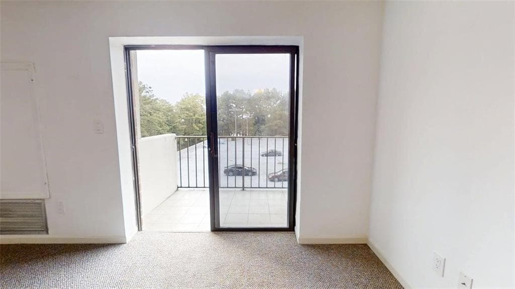1 bedroom, 1 bathroom, 760 sq ft condominium for sale at 300 Johnson Ferry Road B311, Sandy Springs, GA 30328 — photo 6