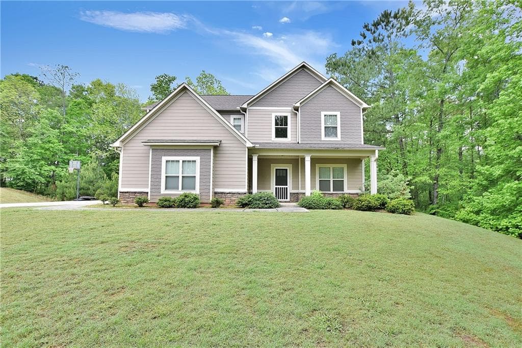 4 bedroom, 3 bathroom, 2,653 sq ft single family residence for rent at 115 Creek Pointe Drive, LaGrange, GA 30240 for $2,650 a month — photo 1 of 30