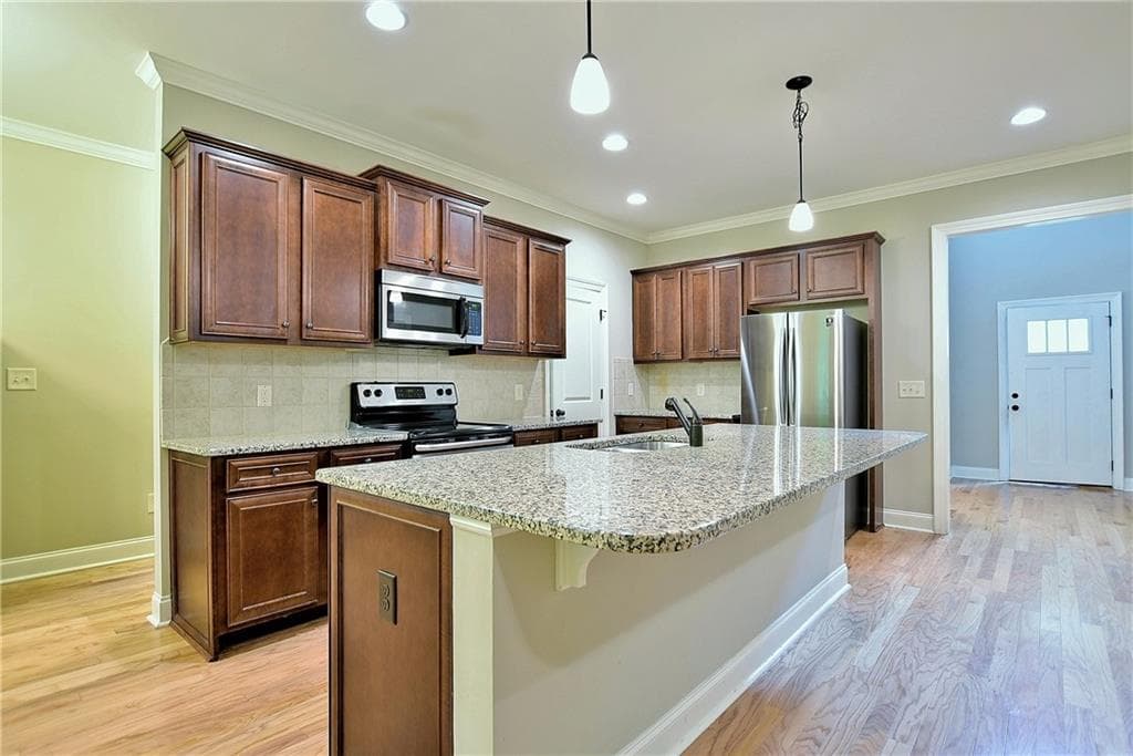 4 bedroom, 3 bathroom, 2,653 sq ft single family residence for rent at 115 Creek Pointe Drive, LaGrange, GA 30240 for $2,650 a month — photo 9