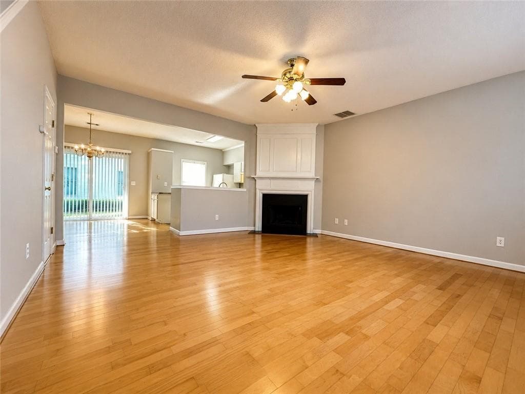 3 bedroom, 3 bathroom, 1,428 sq ft townhouse for sale at 5275 Reps Trace, Norcross, GA 30071 — photo 5