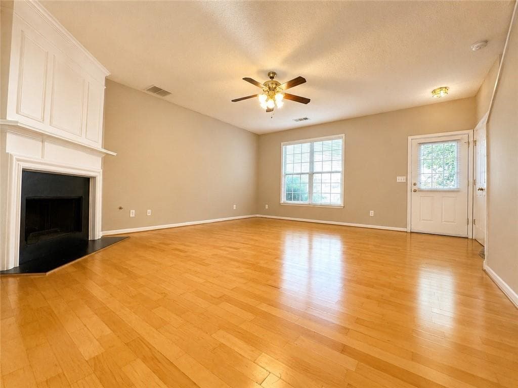3 bedroom, 3 bathroom, 1,428 sq ft townhouse for sale at 5275 Reps Trace, Norcross, GA 30071 — photo 6