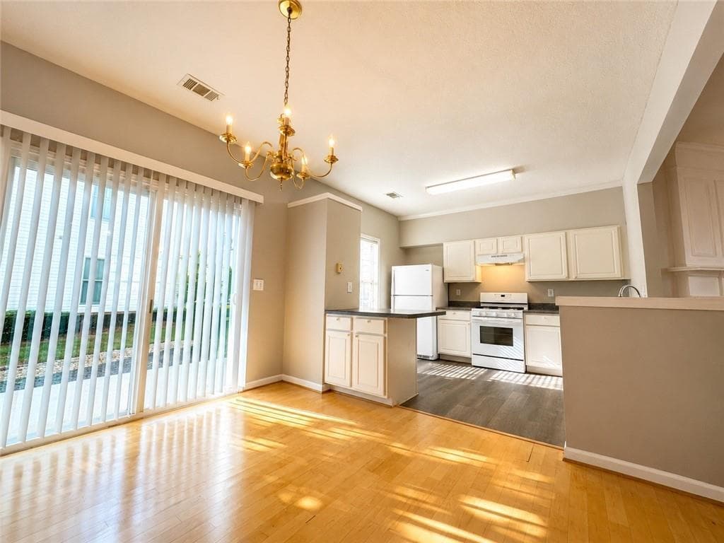 3 bedroom, 3 bathroom, 1,428 sq ft townhouse for sale at 5275 Reps Trace, Norcross, GA 30071 — photo 8