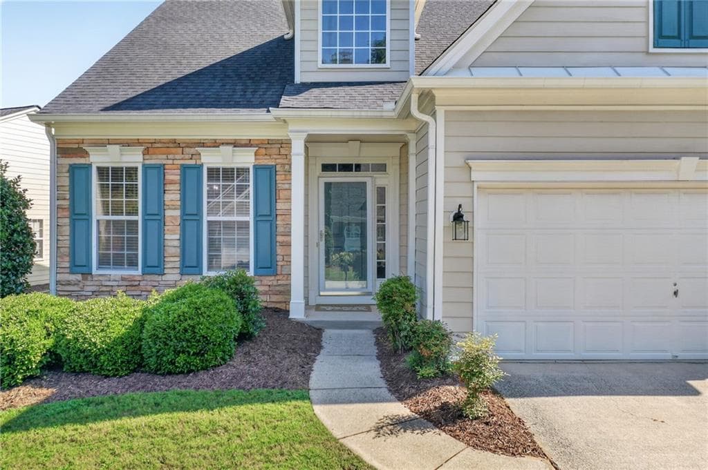 3 bedroom, 3 bathroom, 2,279 sq ft single family residence under contract at 127 Churchcliff Drive, Woodstock, GA 30188 — photo 2