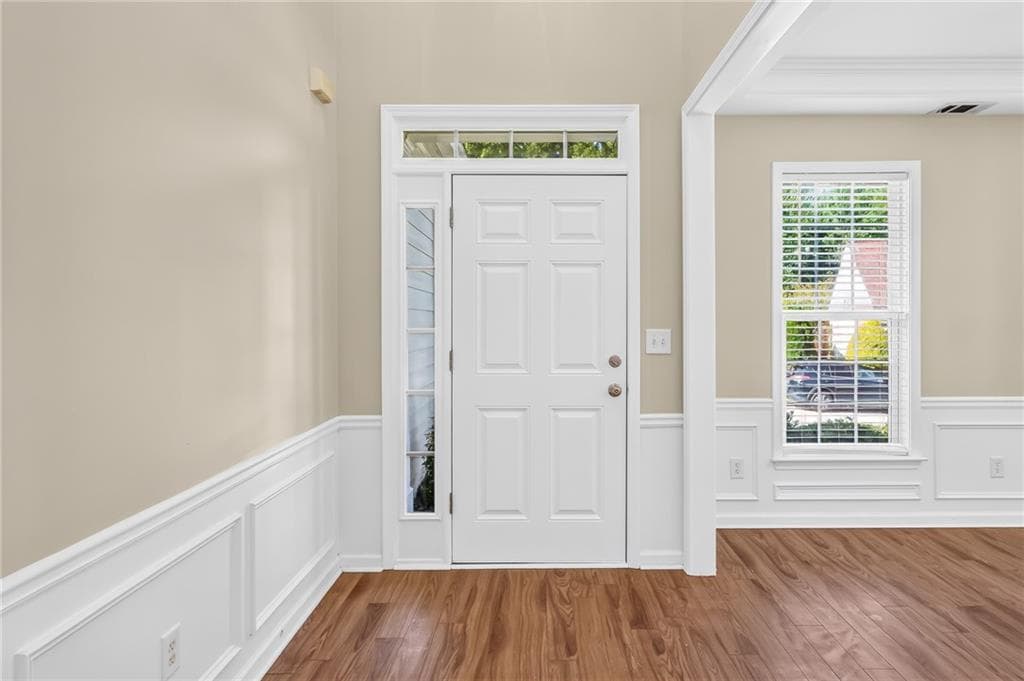 3 bedroom, 3 bathroom, 2,279 sq ft single family residence under contract at 127 Churchcliff Drive, Woodstock, GA 30188 — photo 3