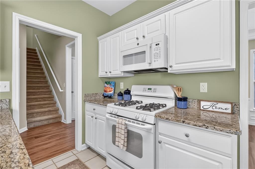 3 bedroom, 3 bathroom, 2,279 sq ft single family residence under contract at 127 Churchcliff Drive, Woodstock, GA 30188 — photo 8