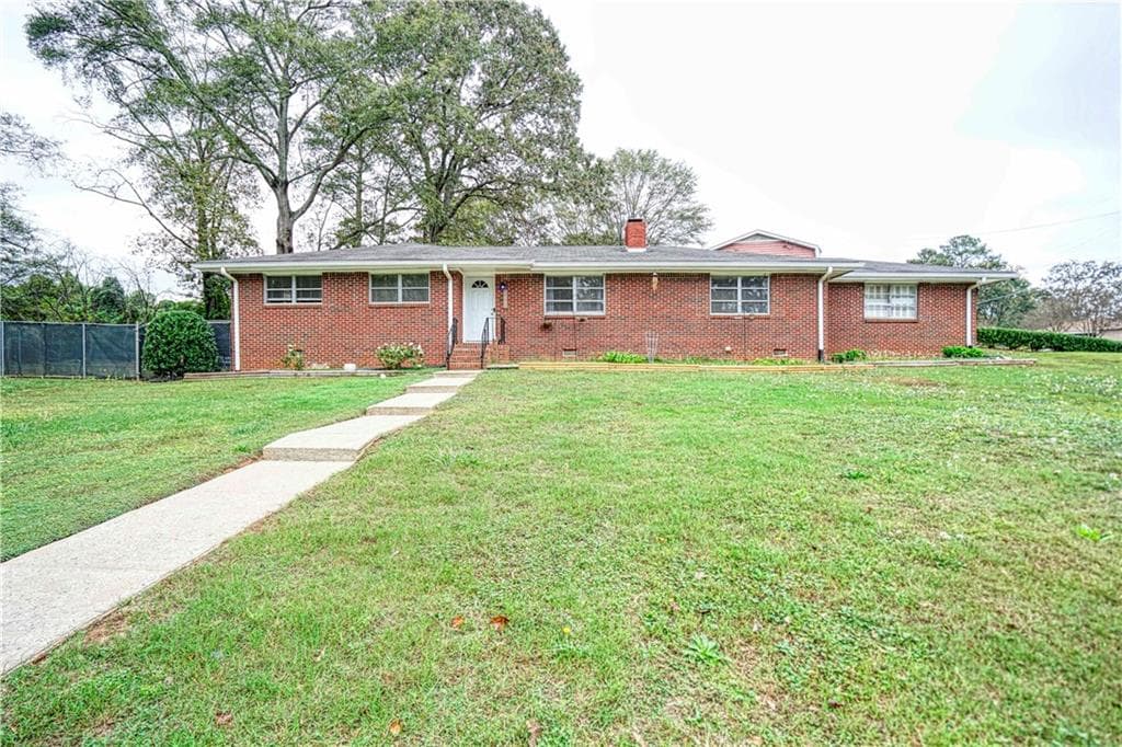 3 bedroom, 3 bathroom, 1,722 sq ft single family residence for sale at 680 Sherwood Drive, Jonesboro, GA 30236 — photo 2