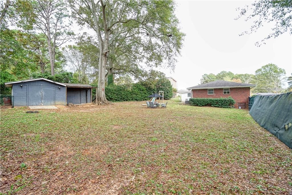 3 bedroom, 3 bathroom, 1,722 sq ft single family residence for sale at 680 Sherwood Drive, Jonesboro, GA 30236 — photo 8