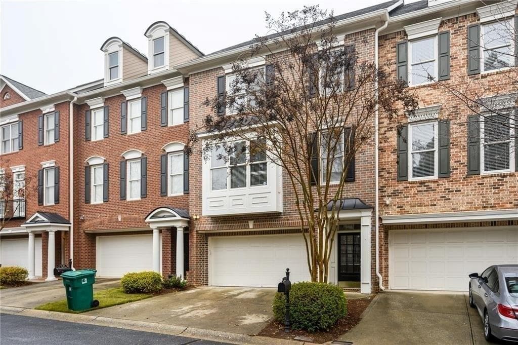 4 bedroom, 3 bathroom, 2,724 sq ft townhouse for rent at 600 Vinings Estates Drive B11, Mableton, GA 30126 for $3,200 a month — photo 1 of 27