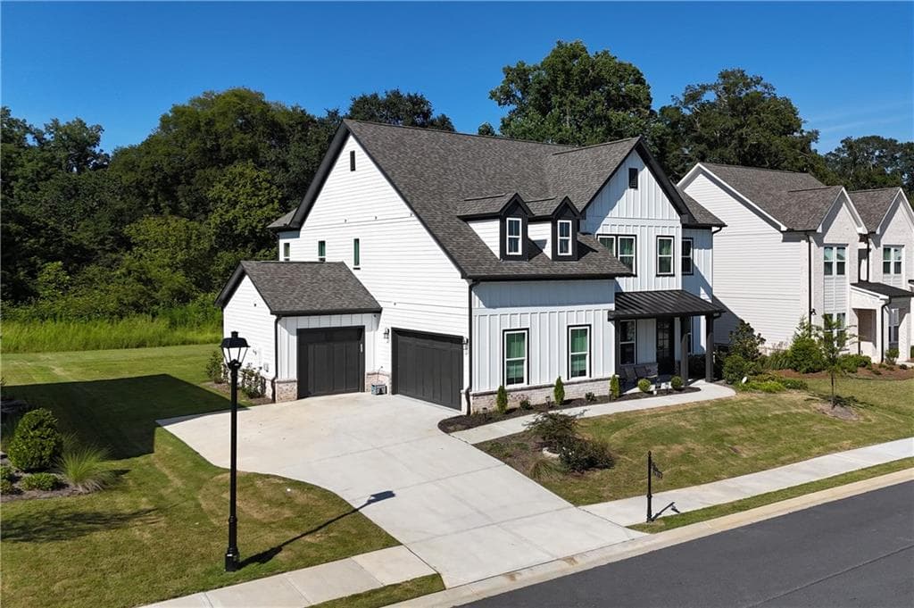 5 bedroom, 4 bathroom, 3,856 sq ft single family residence under contract at 2979 Longbush Lane, Duluth, GA 30097 — photo 2