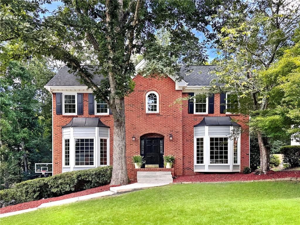 5 bedroom, 4 bathroom, 3,092 sq ft single family residence sold at 340 S Satinwood Place, Roswell, GA 30076