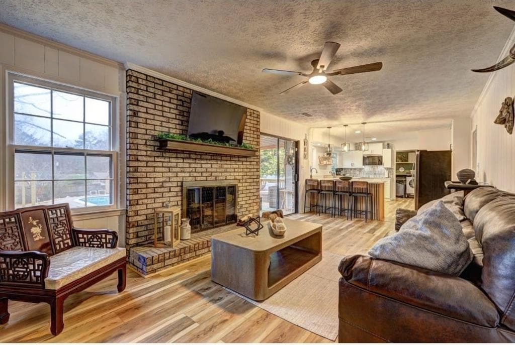 3 bedroom, 6 bathroom, 1,838 sq ft single family residence for rent at 457 Castleaire Drive, Stone Mountain, GA 30087 for $2,900 a month — photo 2