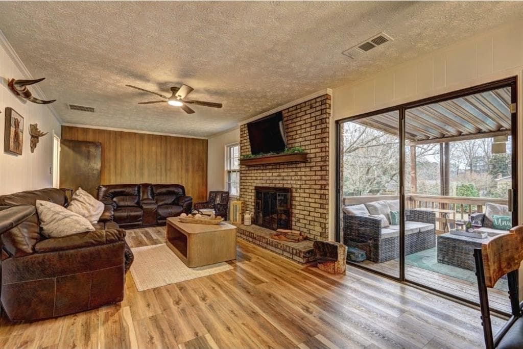 3 bedroom, 6 bathroom, 1,838 sq ft single family residence for rent at 457 Castleaire Drive, Stone Mountain, GA 30087 for $2,900 a month — photo 3