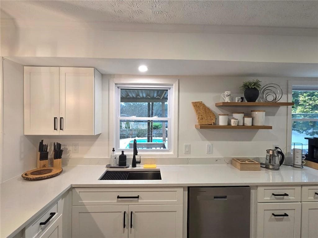 3 bedroom, 6 bathroom, 1,838 sq ft single family residence for rent at 457 Castleaire Drive, Stone Mountain, GA 30087 for $2,900 a month — photo 6