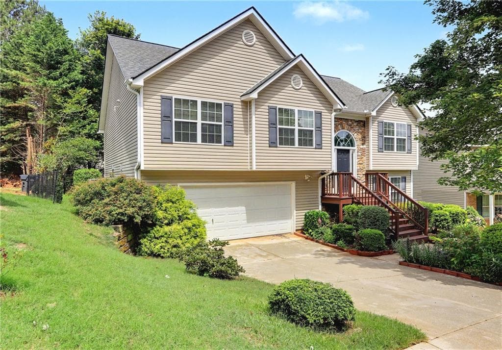 5 bedroom, 3 bathroom, 3,097 sq ft home for sale at 4353 Flat Stone Lane, Snellville, GA