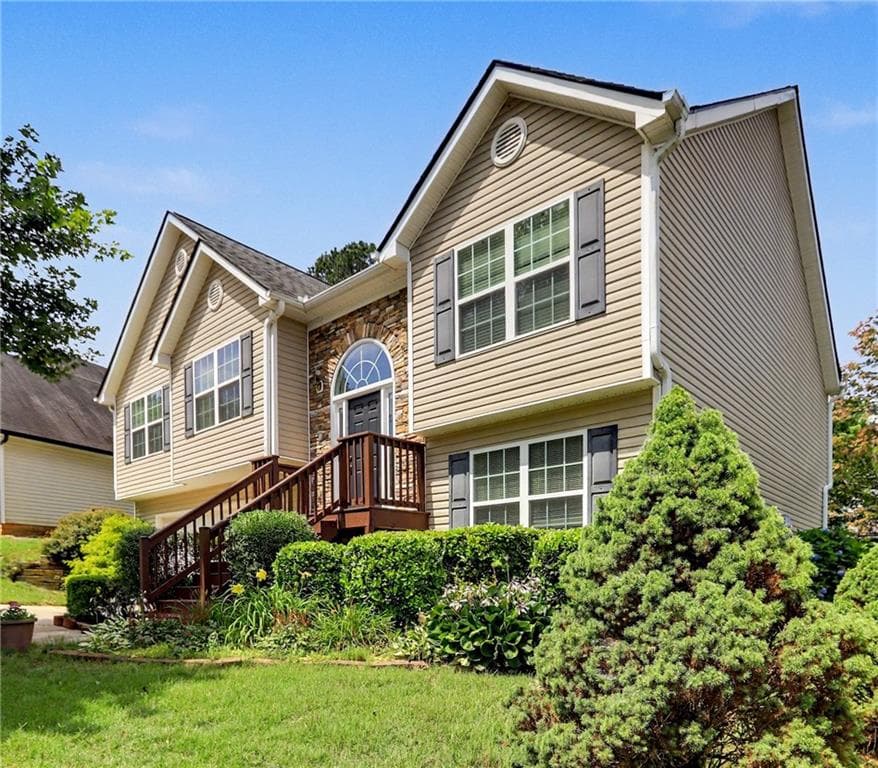 5 bedroom, 3 bathroom, 3,097 sq ft single family residence for sale at 4353 Flat Stone Lane, Snellville, GA 30039 — photo 2
