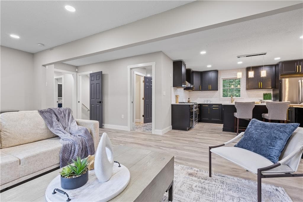 8 bedroom, 6 bathroom, 4,640 sq ft single family residence for sale at 530 Shay Drive, Marietta, GA 30060 — photo 8