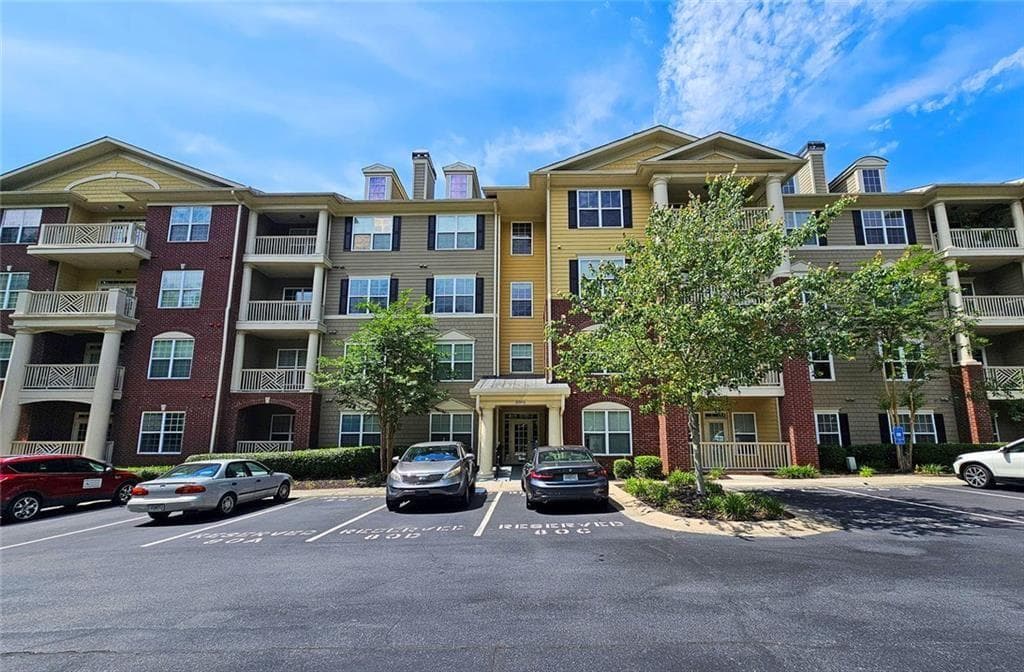 2 bedroom, 2 bathroom, 1,332 sq ft condominium under contract at 3150 Woodwalk Drive 2110, Atlanta, GA 30339