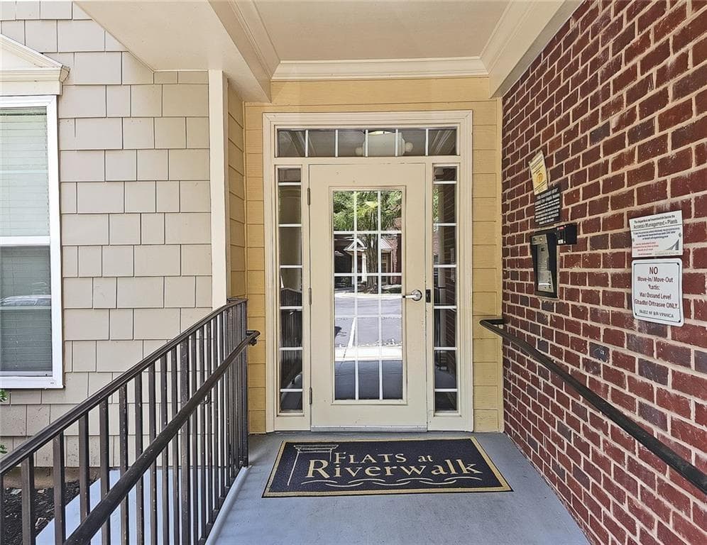 2 bedroom, 2 bathroom, 1,332 sq ft condominium under contract at 3150 Woodwalk Drive 2110, Atlanta, GA 30339 — photo 6