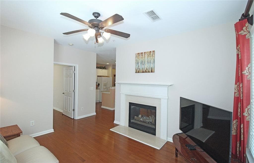 2 bedroom, 2 bathroom, 1,332 sq ft condominium under contract at 3150 Woodwalk Drive 2110, Atlanta, GA 30339 — photo 10