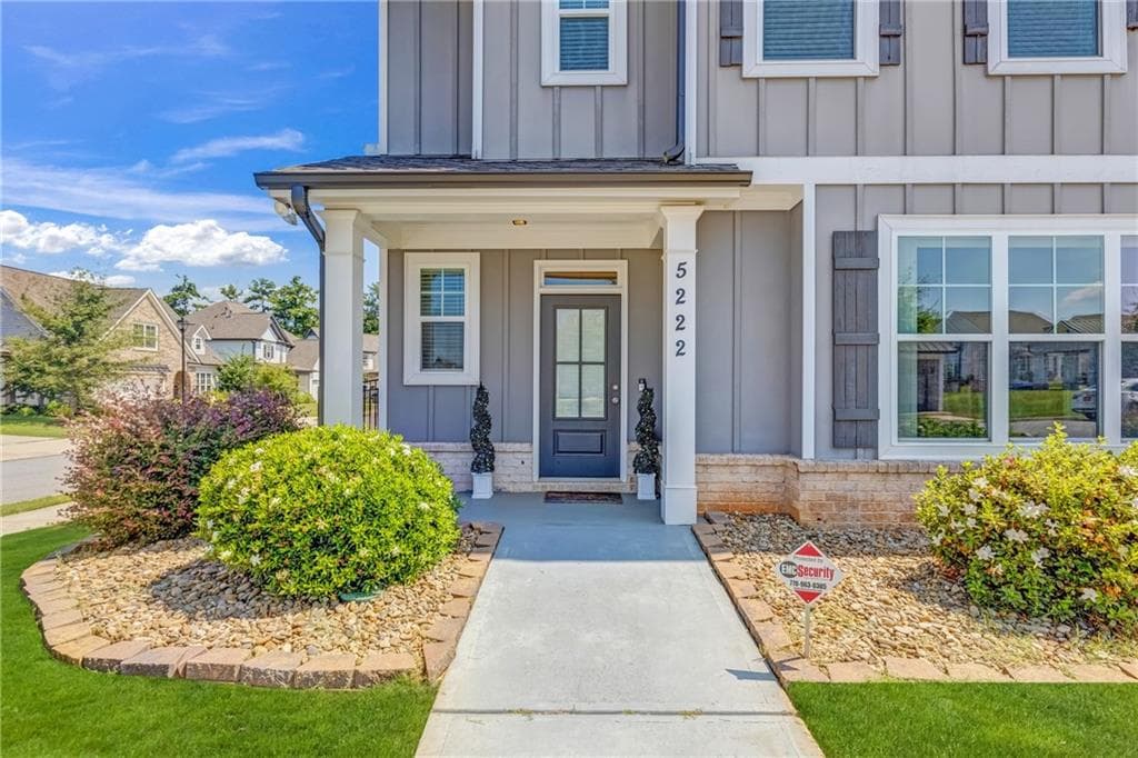 3 bedroom, 3 bathroom, 2,190 sq ft single family residence for sale at 5222 Blake Branch, Flowery Branch, GA 30542 — photo 2