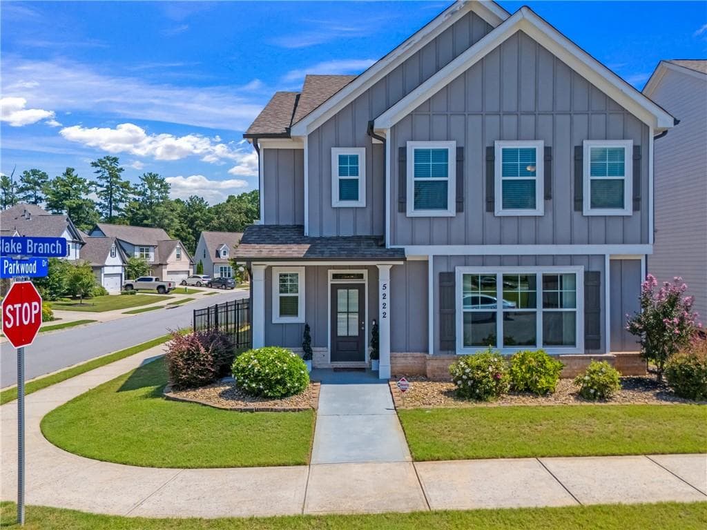 3 bedroom, 3 bathroom, 2,190 sq ft single family residence for sale at 5222 Blake Branch, Flowery Branch, GA 30542 — photo 3