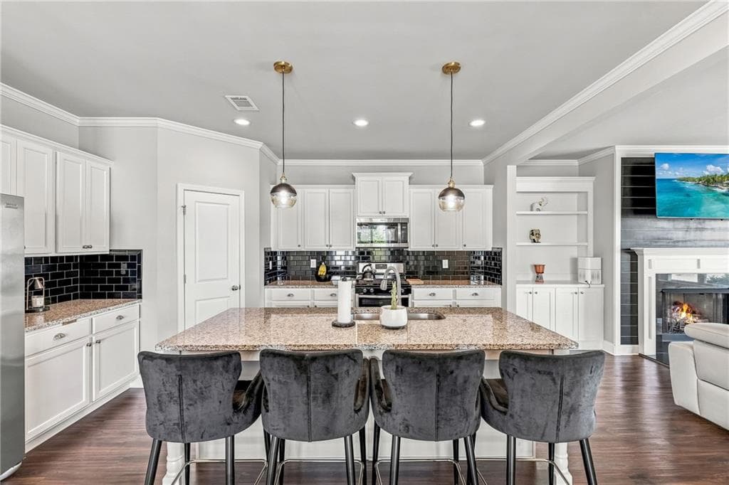 3 bedroom, 3 bathroom, 2,190 sq ft single family residence for sale at 5222 Blake Branch, Flowery Branch, GA 30542 — photo 9