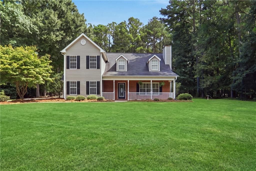3 bedroom, 3 bathroom, 1,895 sq ft single family residence under contract at 215 Eastwood Forest, Covington, GA 30014 — photo 2