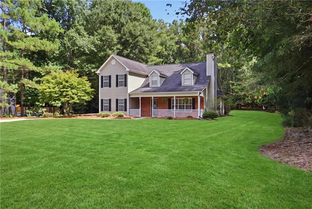 3 bedroom, 3 bathroom, 1,895 sq ft single family residence under contract at 215 Eastwood Forest, Covington, GA 30014 — photo 4