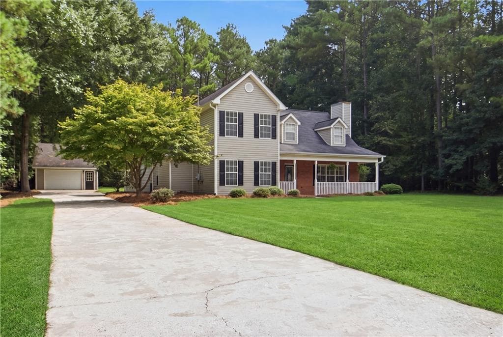 3 bedroom, 3 bathroom, 1,895 sq ft single family residence under contract at 215 Eastwood Forest, Covington, GA 30014 — photo 6
