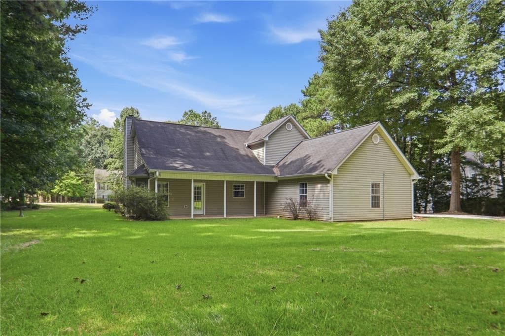 3 bedroom, 3 bathroom, 1,895 sq ft single family residence under contract at 215 Eastwood Forest, Covington, GA 30014 — photo 8