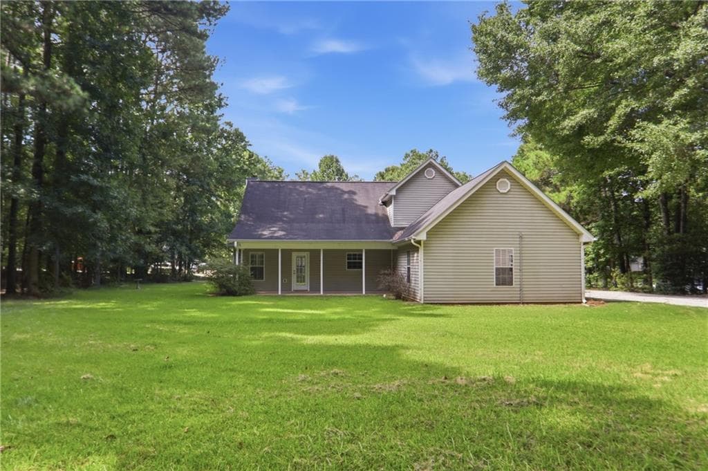 3 bedroom, 3 bathroom, 1,895 sq ft single family residence under contract at 215 Eastwood Forest, Covington, GA 30014 — photo 9