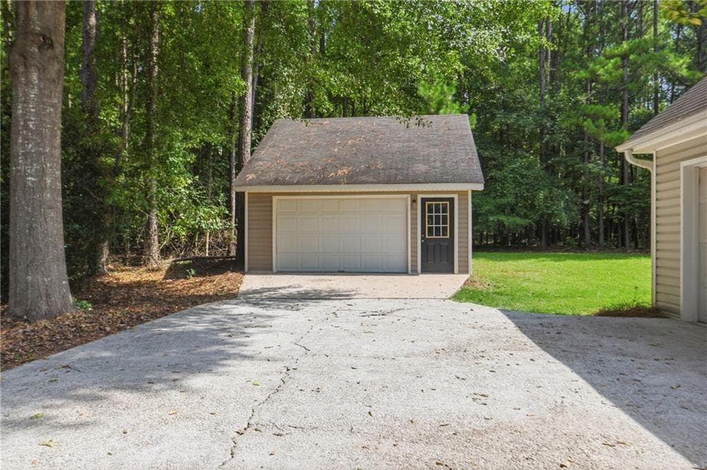 3 bedroom, 3 bathroom, 1,895 sq ft single family residence under contract at 215 Eastwood Forest, Covington, GA 30014 — photo 10
