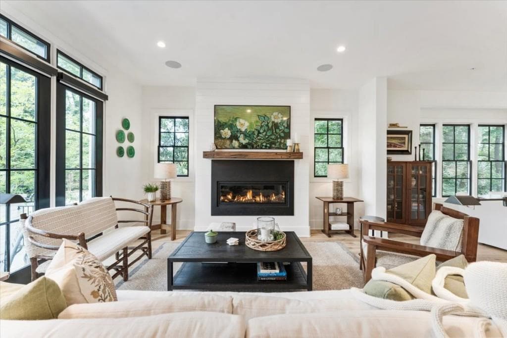 4 bedroom, 6 bathroom, 3,758 sq ft townhouse under contract at 147 Canton Street, Alpharetta, GA 30009 — photo 2