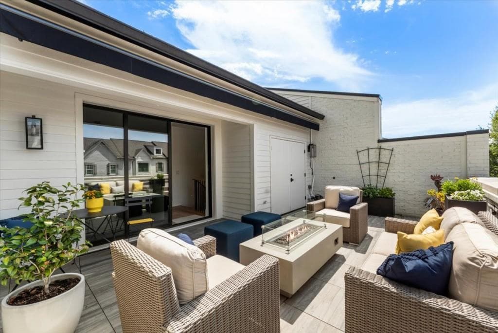 4 bedroom, 6 bathroom, 3,758 sq ft townhouse under contract at 147 Canton Street, Alpharetta, GA 30009 — photo 6