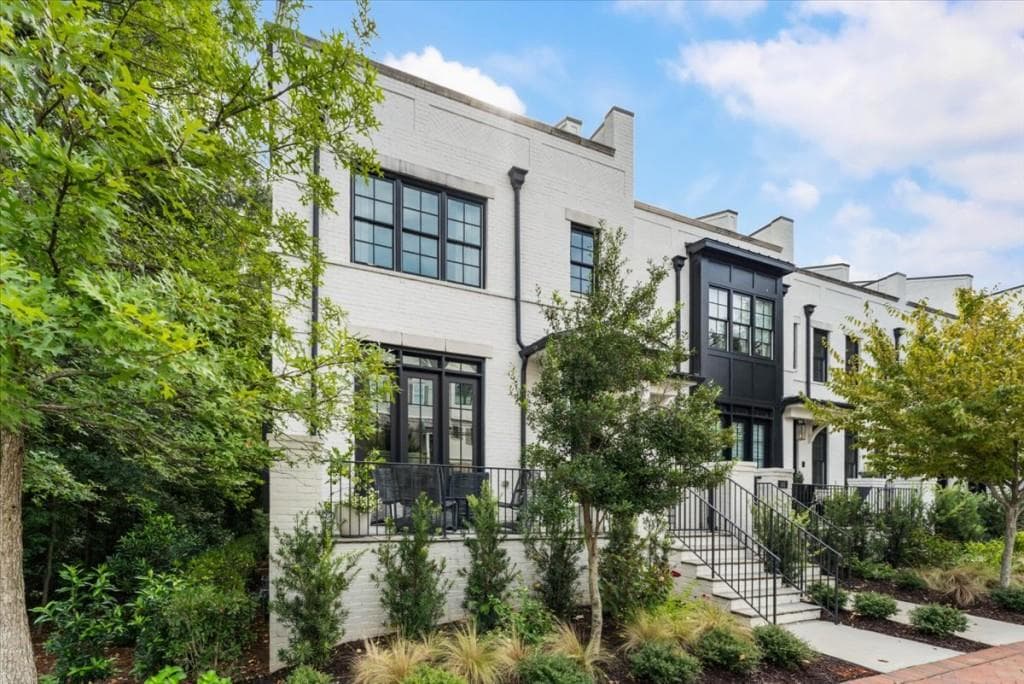 4 bedroom, 6 bathroom, 3,758 sq ft townhouse under contract at 147 Canton Street, Alpharetta, GA 30009 — photo 9