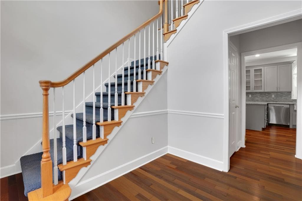 6 bedroom, 4 bathroom, 2,424 sq ft single family residence for sale at 2395 Devon Leigh Walk, Duluth, GA 30096 — photo 2