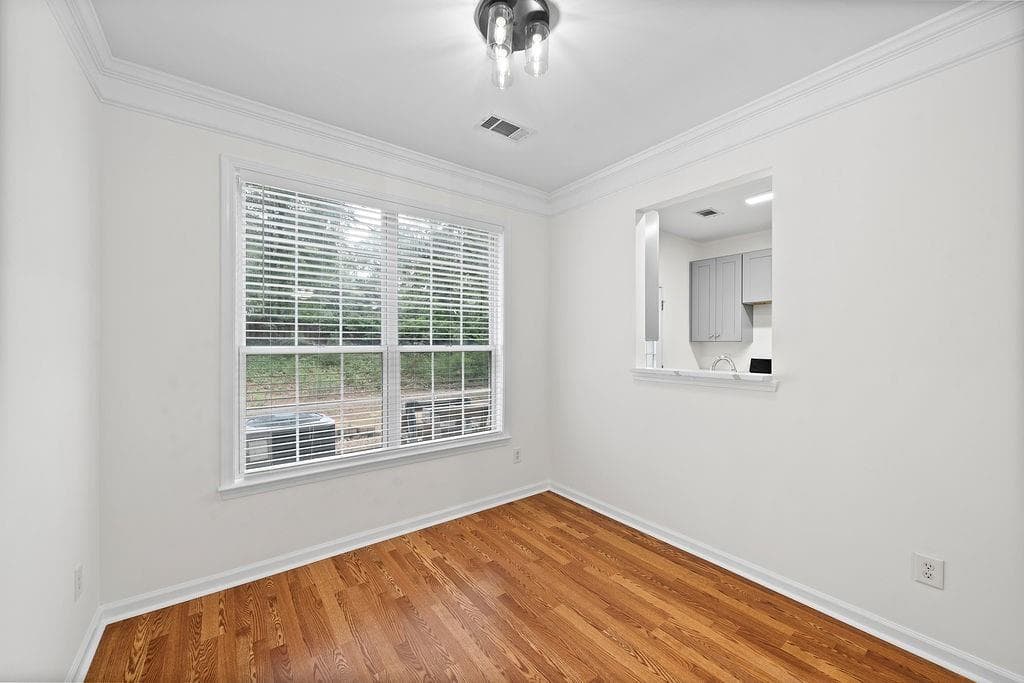 3 bedroom, 3 bathroom, 1,536 sq ft townhouse under contract at 941 Abbey Park Way, Lawrenceville, GA 30044 — photo 7