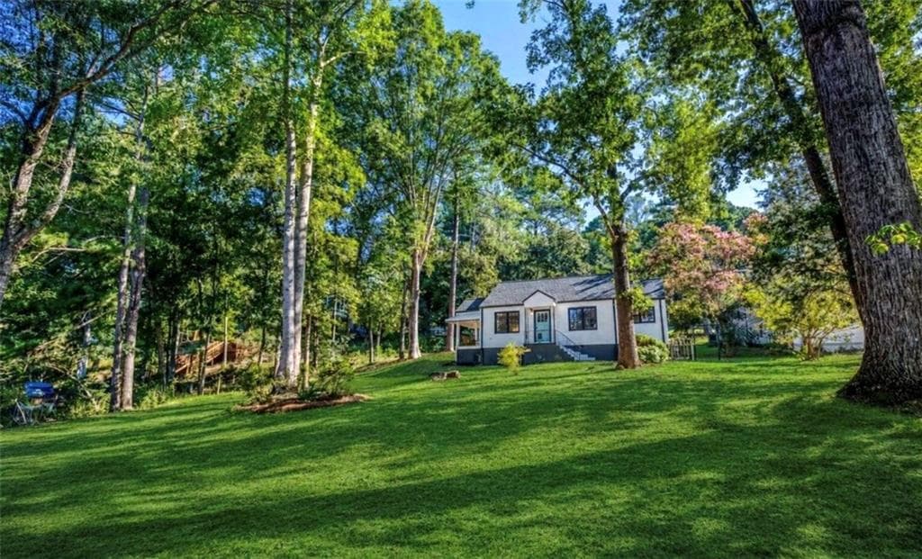 2 bedroom, 1 bathroom, 1,065 sq ft single family residence for sale at 2483 Lakeshore, Conyers, GA 30012 — photo 3