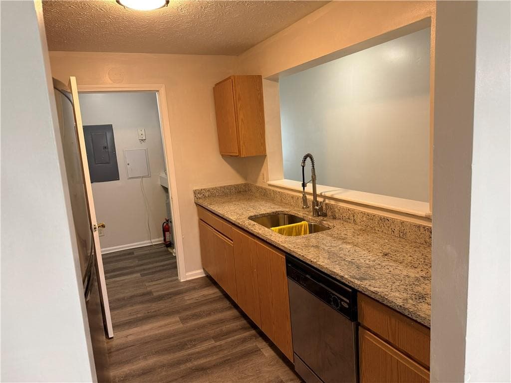 3 bedroom, 2 bathroom, 1,292 sq ft condominium for sale at 1303 Waldrop Place, Decatur, GA 30034 — photo 8