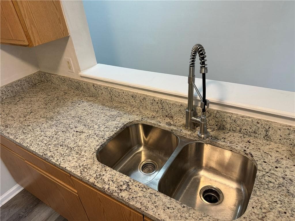 3 bedroom, 2 bathroom, 1,292 sq ft condominium for sale at 1303 Waldrop Place, Decatur, GA 30034 — photo 9